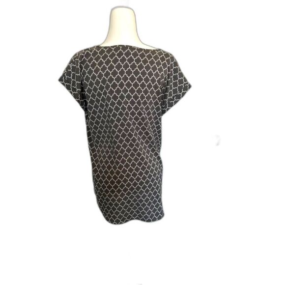 EXPRESS Satin Lattice Print Short Sleeve Blouse Size M - Picture 2 of 5